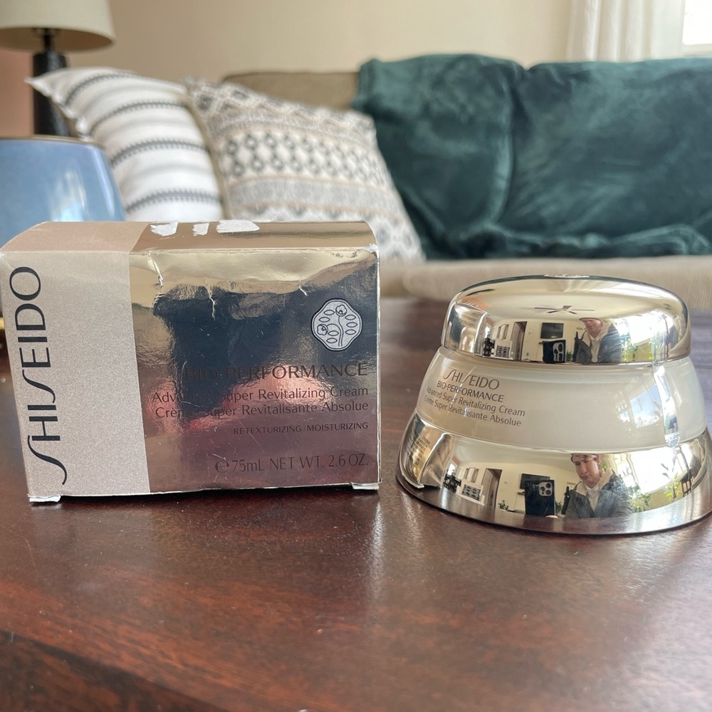 New Shiseido Bio Performance revitalizing cream 2.6oz